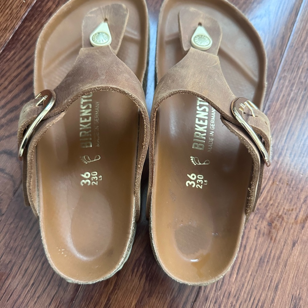 Birkenstock Gizeh "Big Buckle" Sandals in Cognac Brown size 36